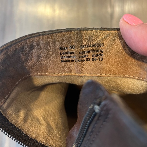 Womens Dansko Scout Brown Leather Ankle Zip Bootie Boots Size 40 Workwear Boho - Picture 8 of 16